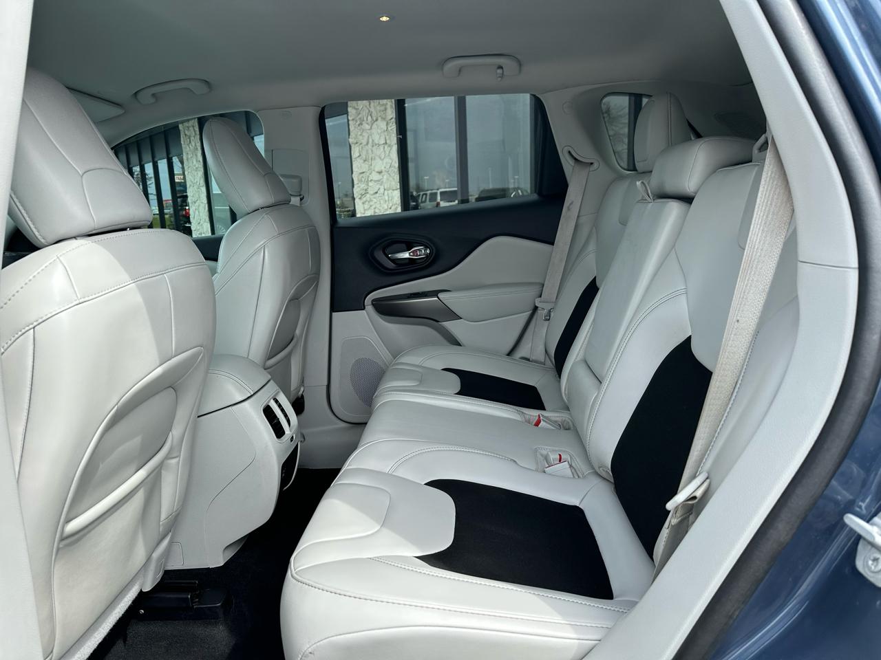 Jeep Cherokee Latitude Plus FWD 2021