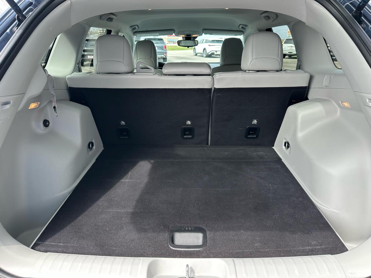 Jeep Cherokee Latitude Plus FWD 2021