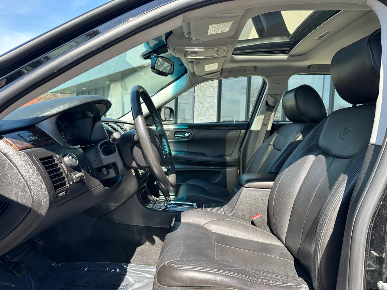 Cadillac DTS Luxury 2010