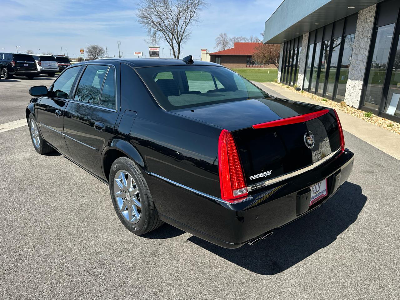Cadillac DTS Luxury 2010