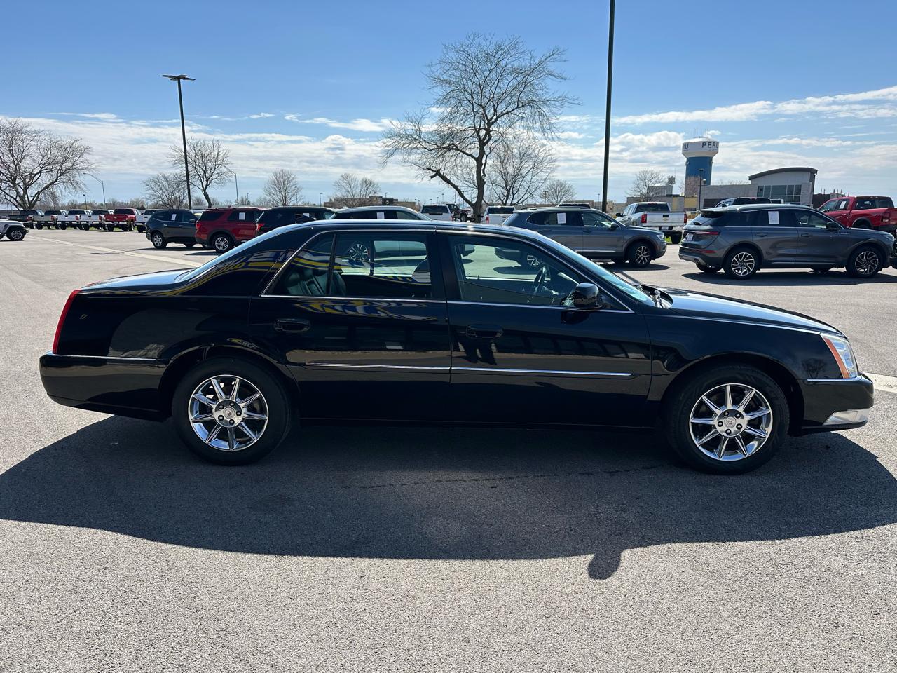 Cadillac DTS Luxury 2010