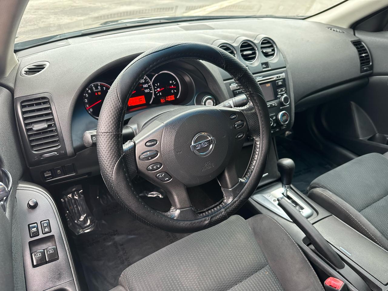 Nissan Altima 2.5 S Coupe 2011