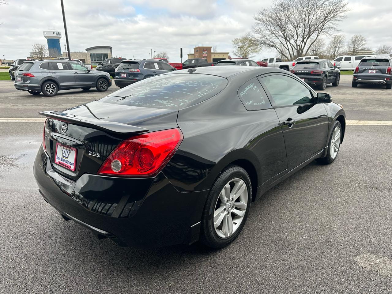 Nissan Altima 2.5 S Coupe 2011