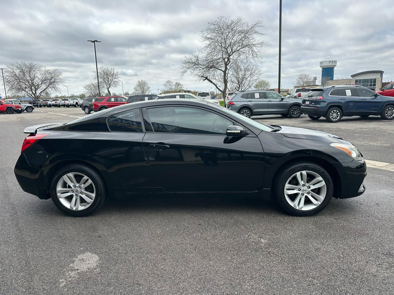 Nissan Altima 2.5 S Coupe 2011