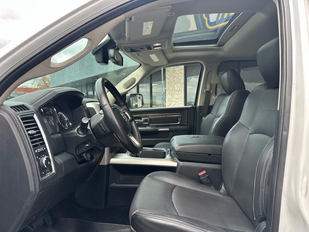 RAM 1500 Laramie Crew Cab 4WD 2017