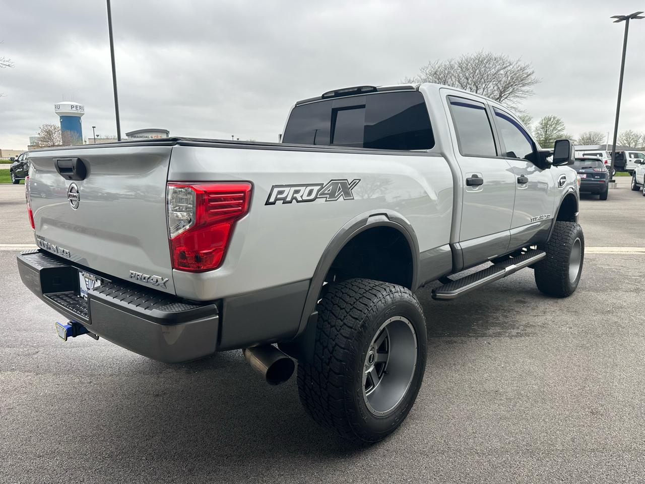 Nissan Titan XD PRO-4X 4WD Diesel 2017