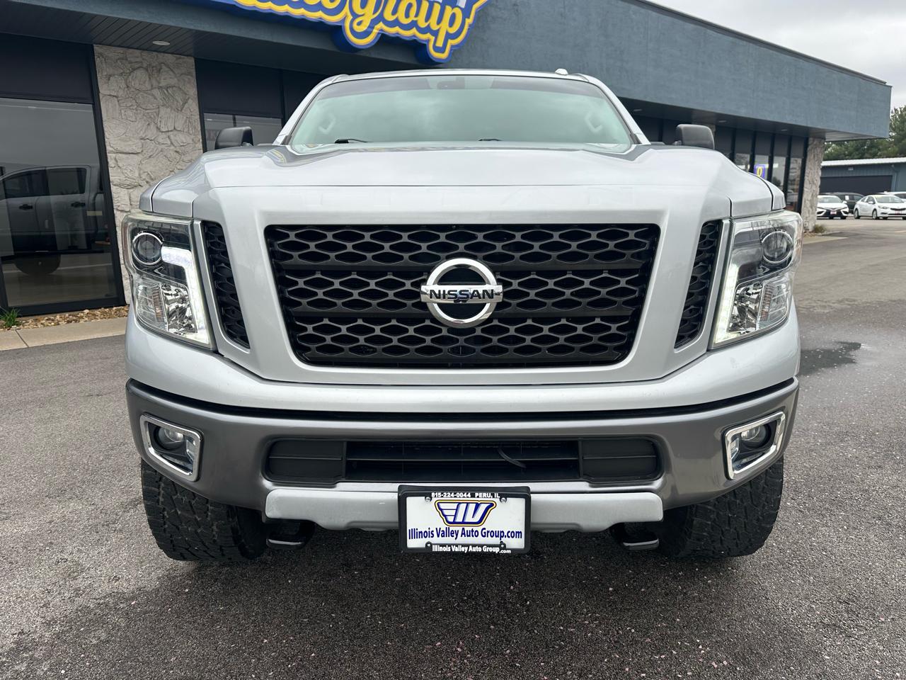 Nissan Titan XD PRO-4X 4WD Diesel 2017