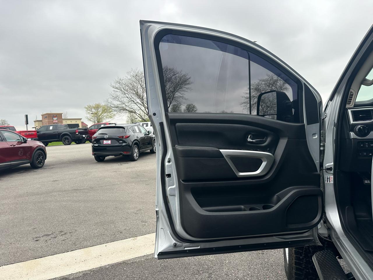 Nissan Titan XD PRO-4X 4WD Diesel 2017