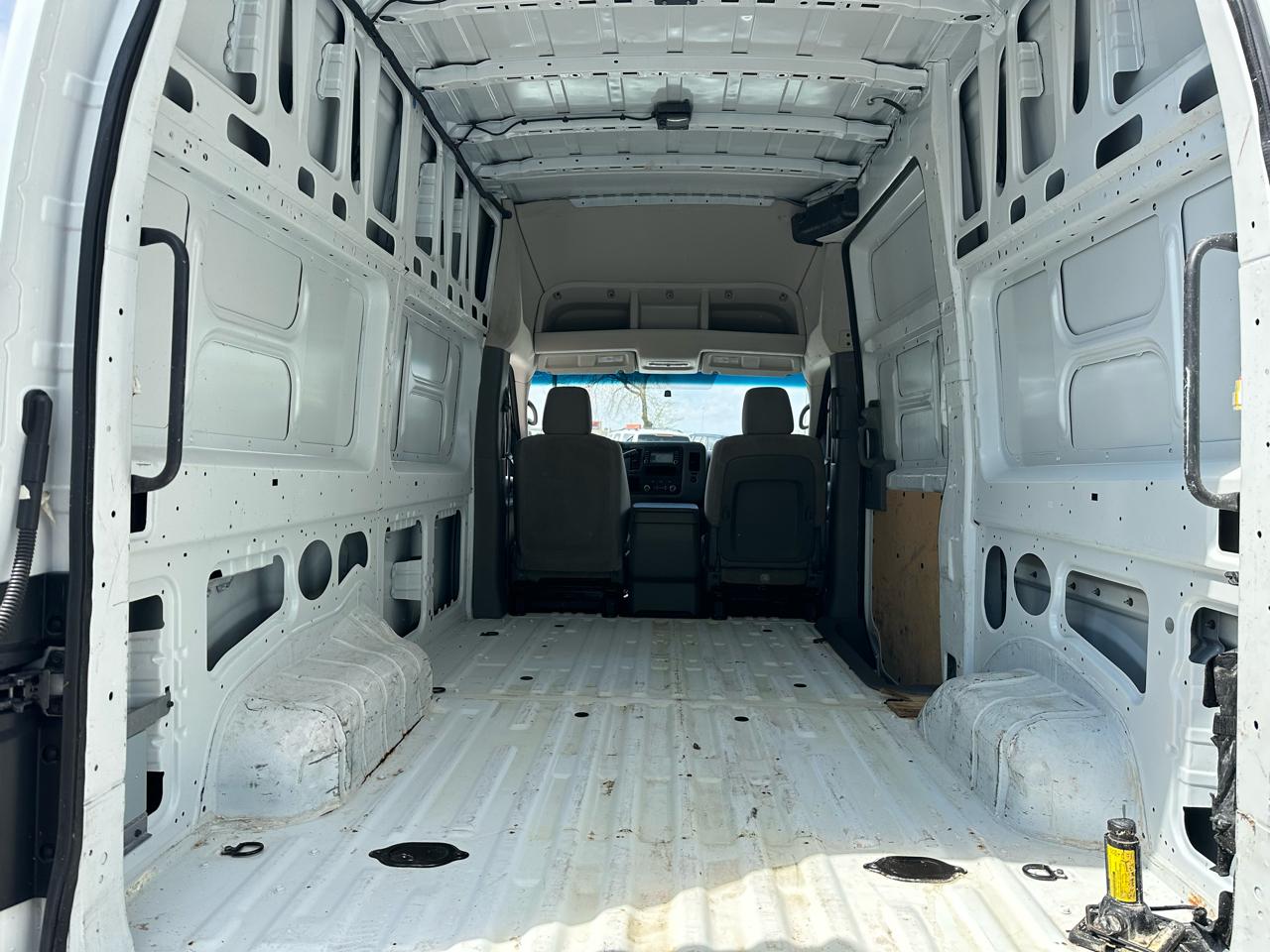 Nissan NV Cargo NV2500 HD High Roof V6 S 2018