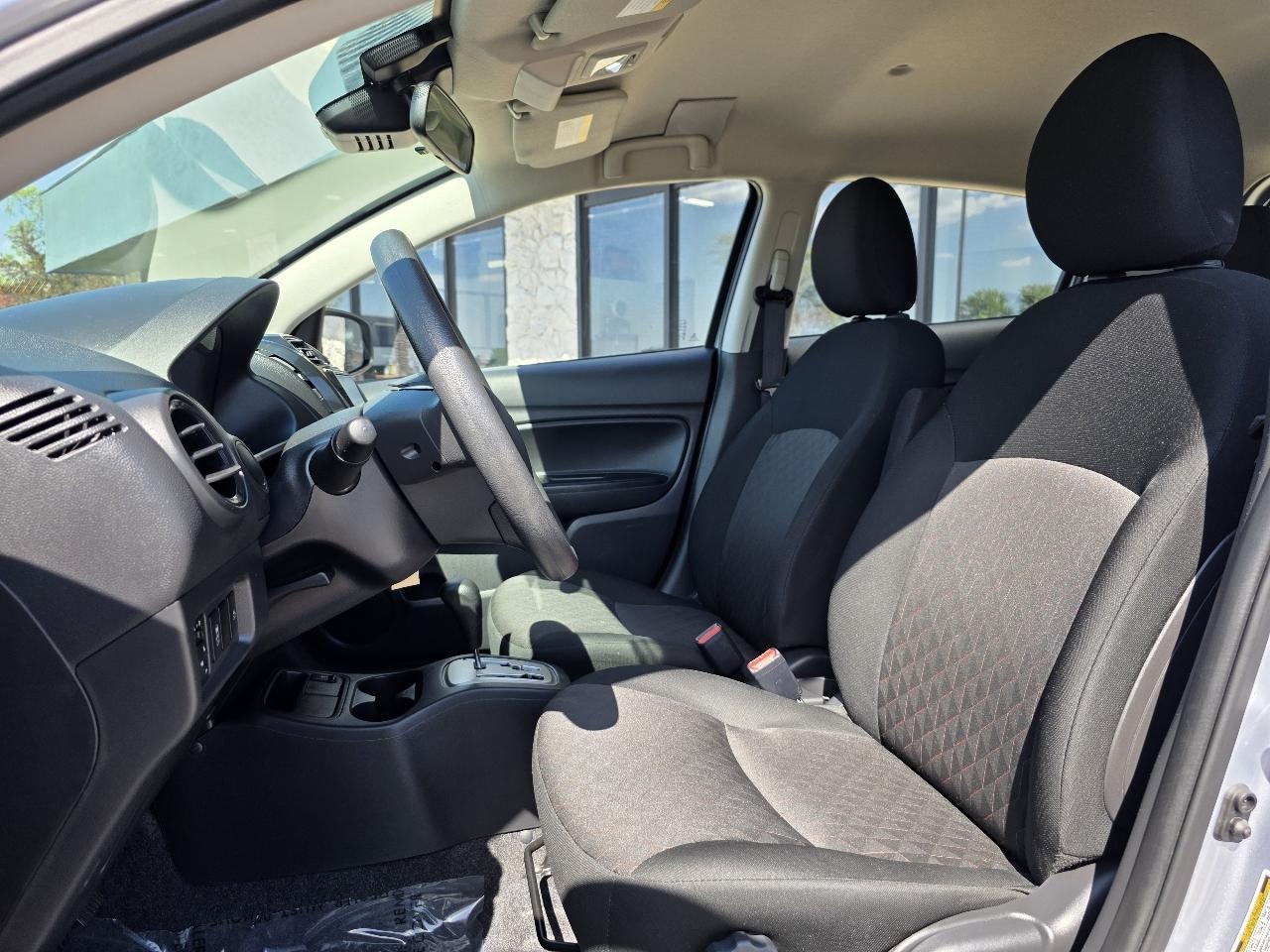 Mitsubishi Mirage ES 2024