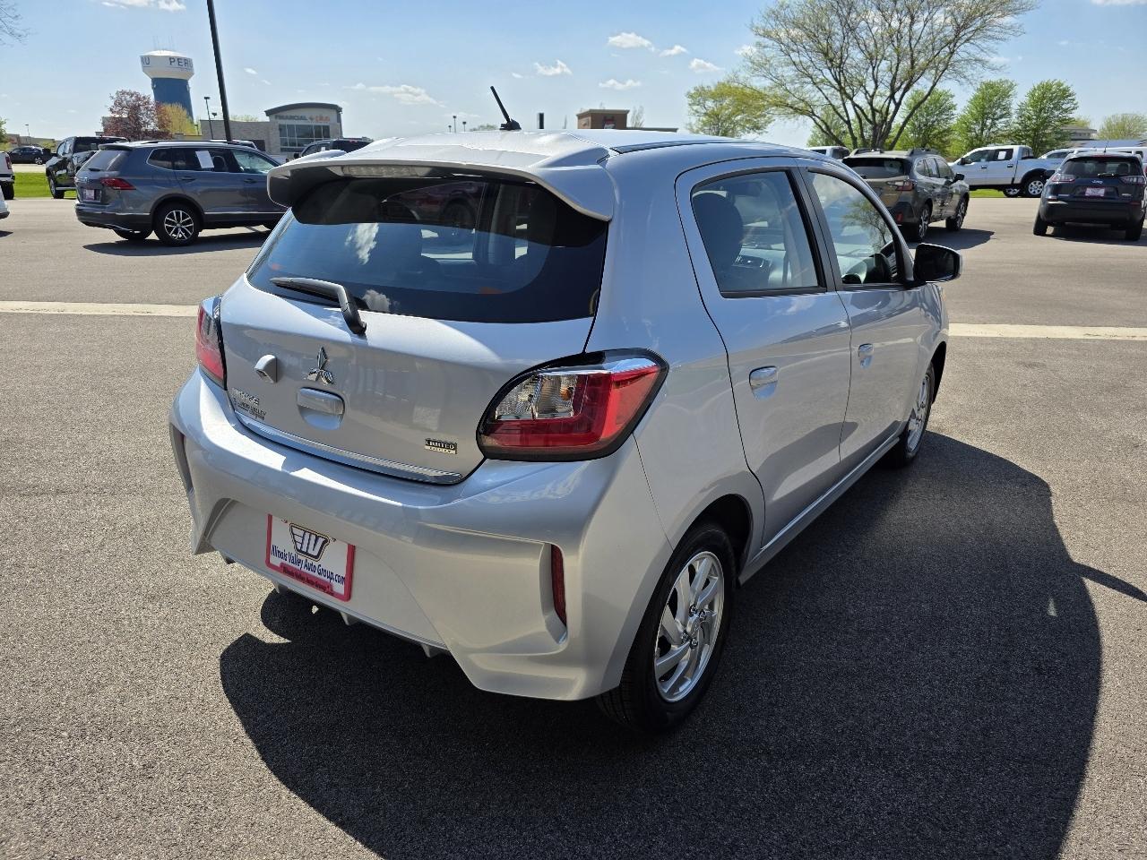 Mitsubishi Mirage ES 2024