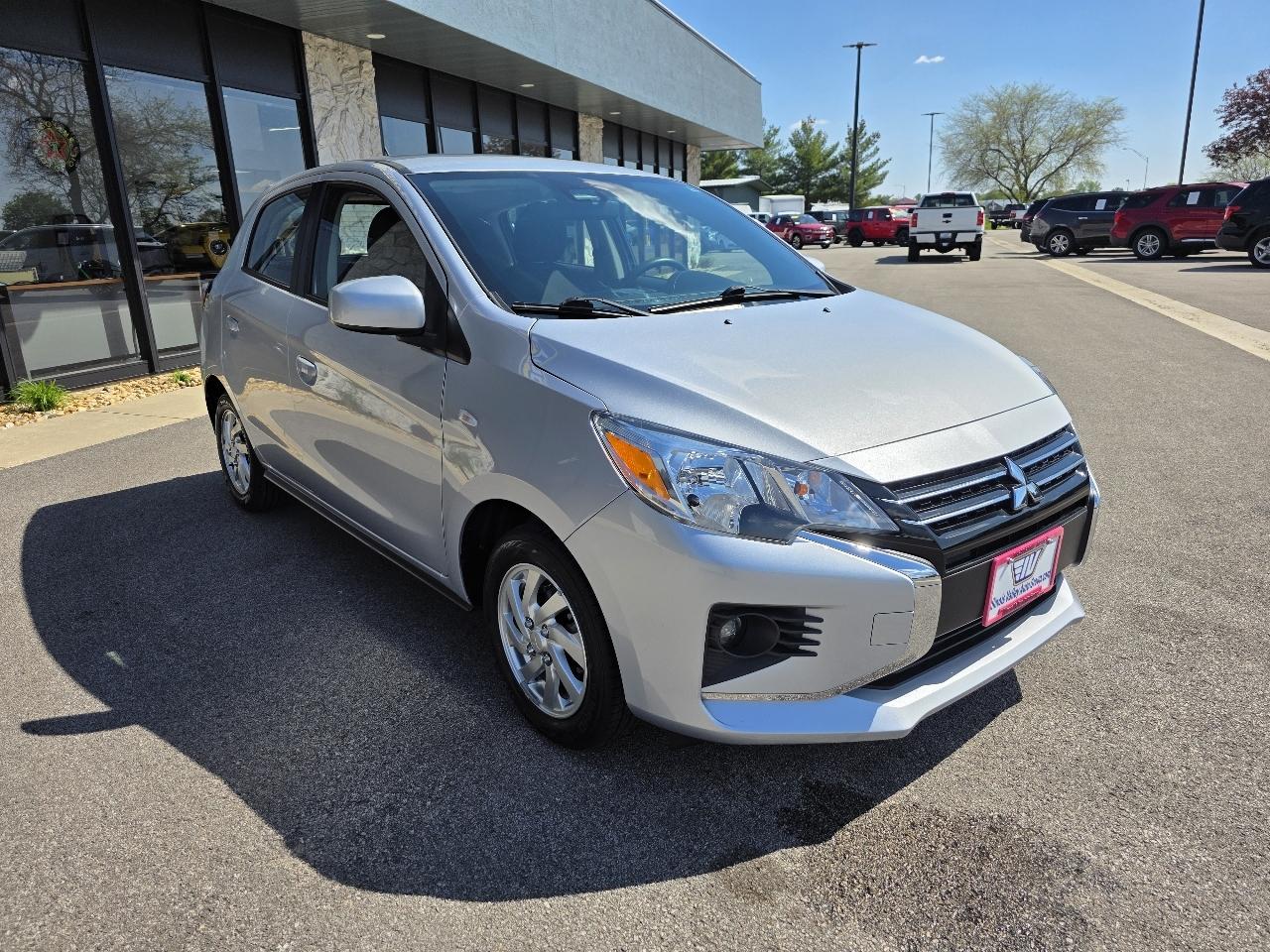 Mitsubishi Mirage ES 2024