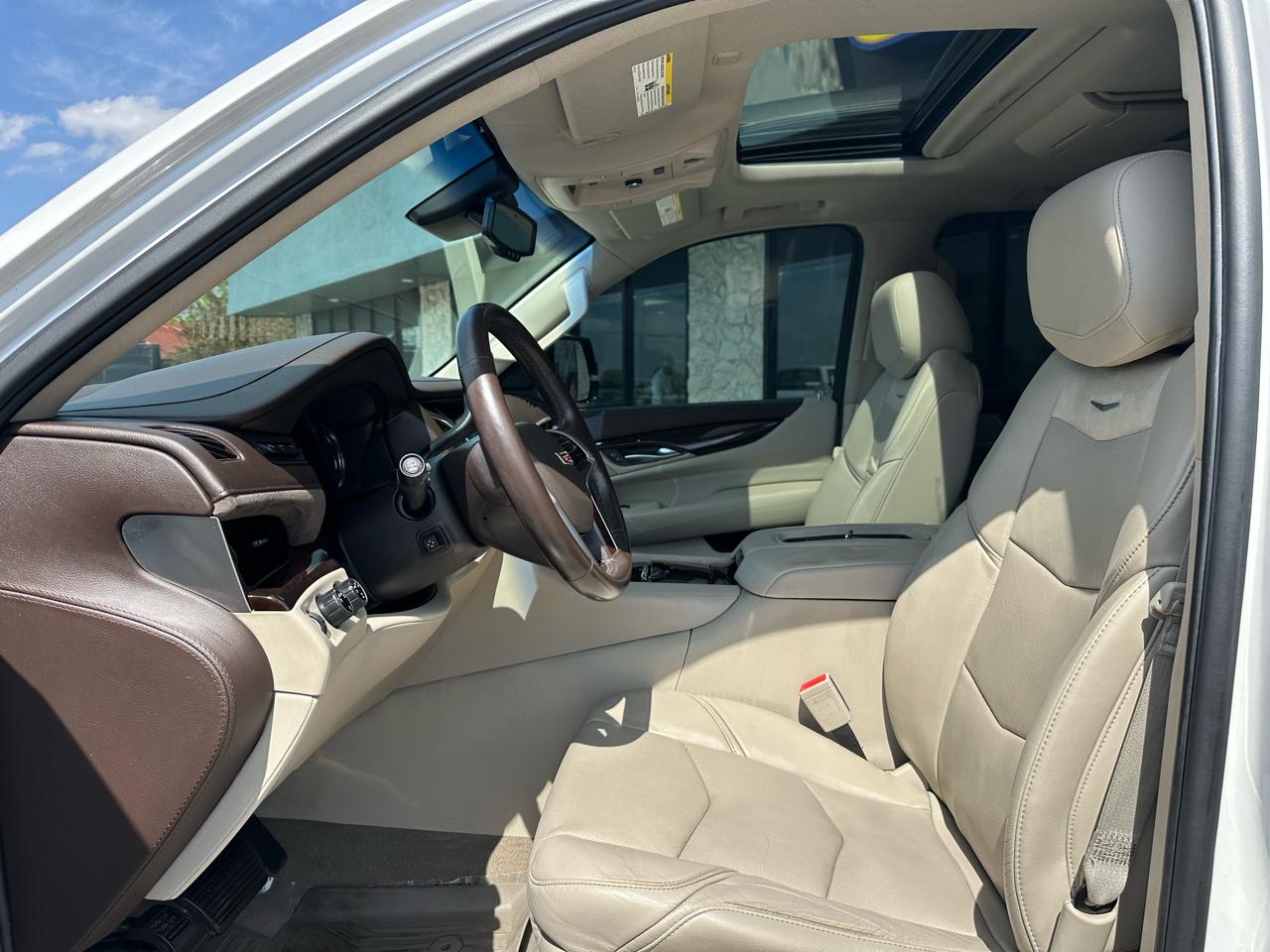 Cadillac Escalade ESV Luxury 4WD 2016