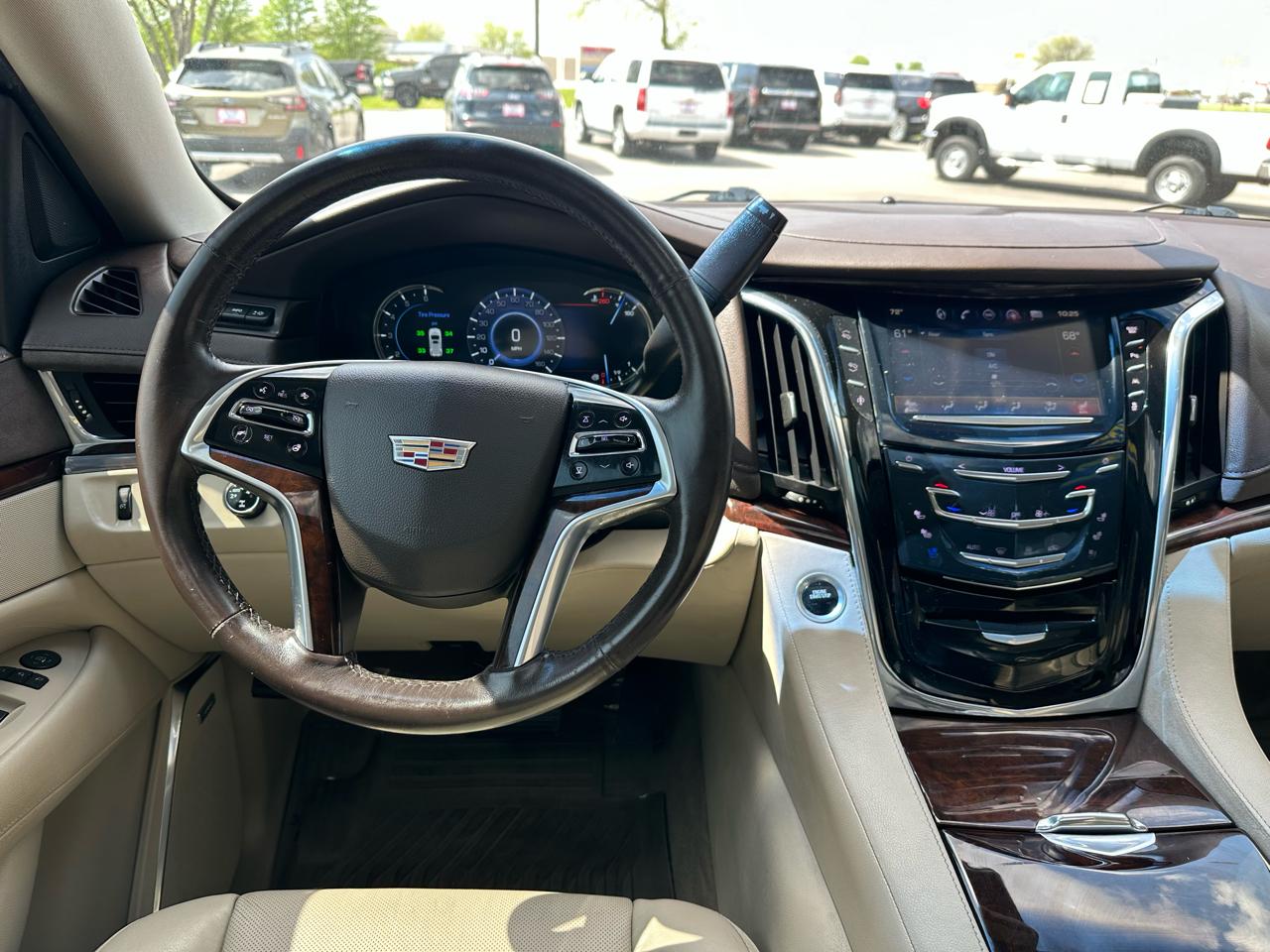 Cadillac Escalade ESV Luxury 4WD 2016