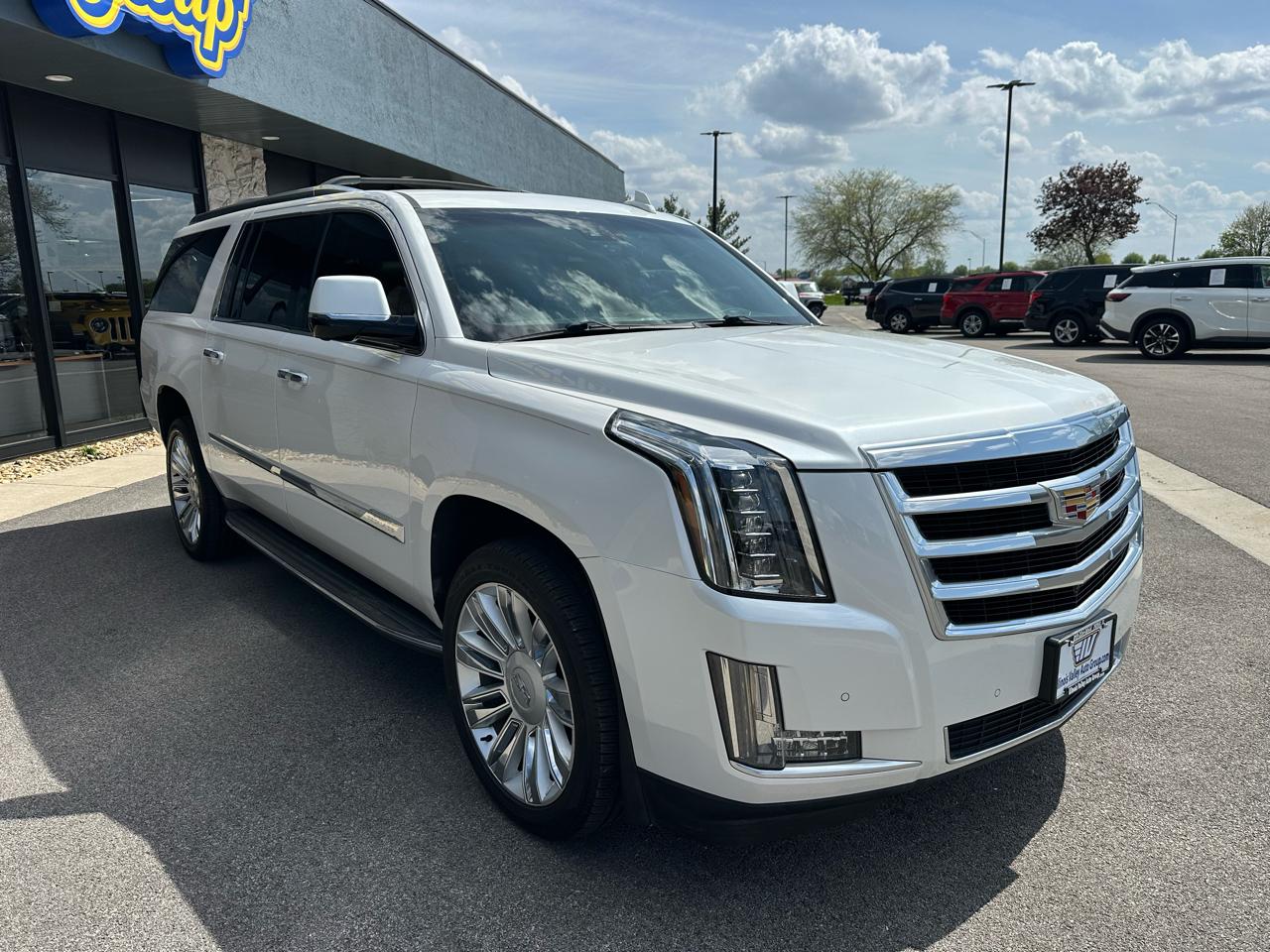 Cadillac Escalade ESV Luxury 4WD 2016