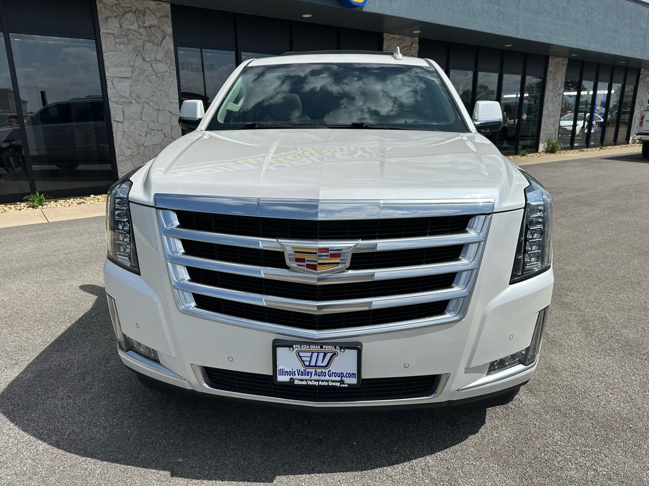 Cadillac Escalade ESV Luxury 4WD 2016