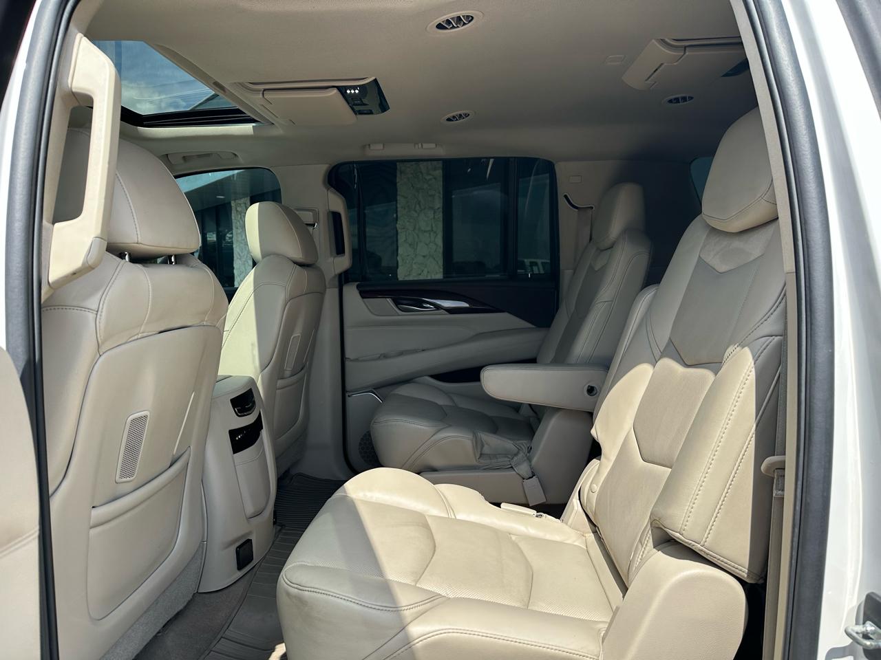 Cadillac Escalade ESV Luxury 4WD 2016