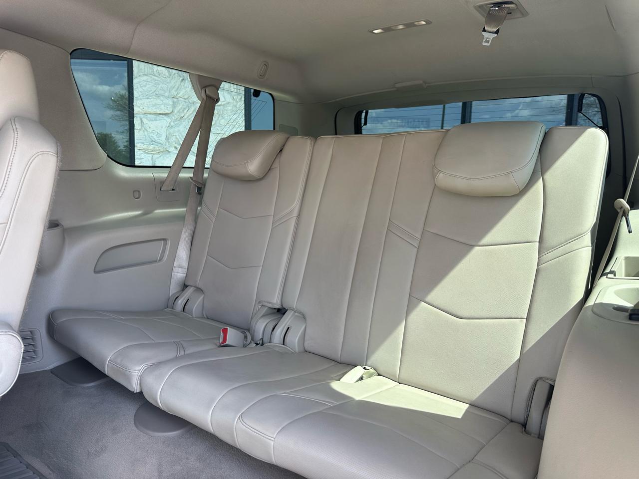 Cadillac Escalade ESV Luxury 4WD 2016