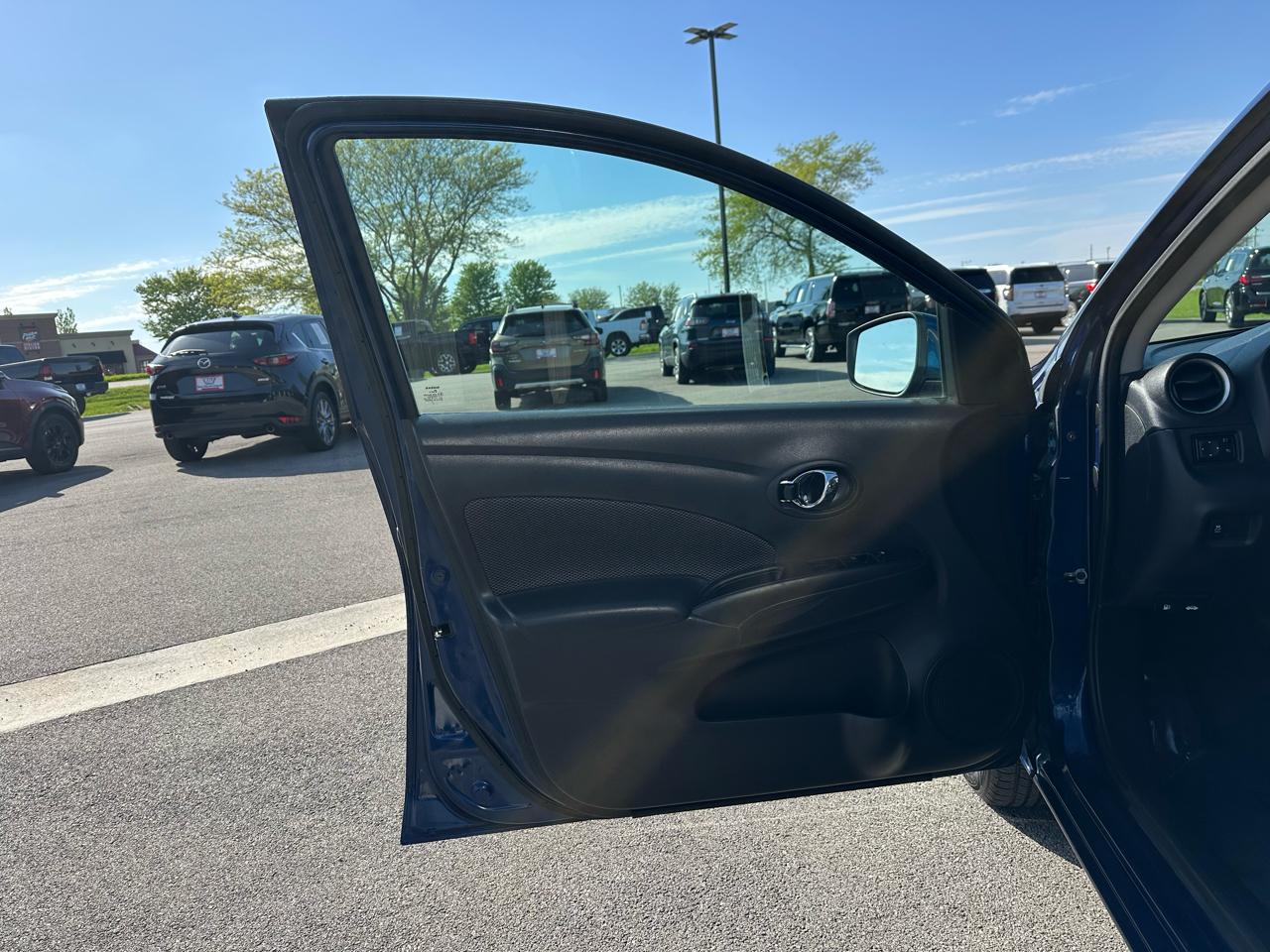 Nissan Versa SV 2019