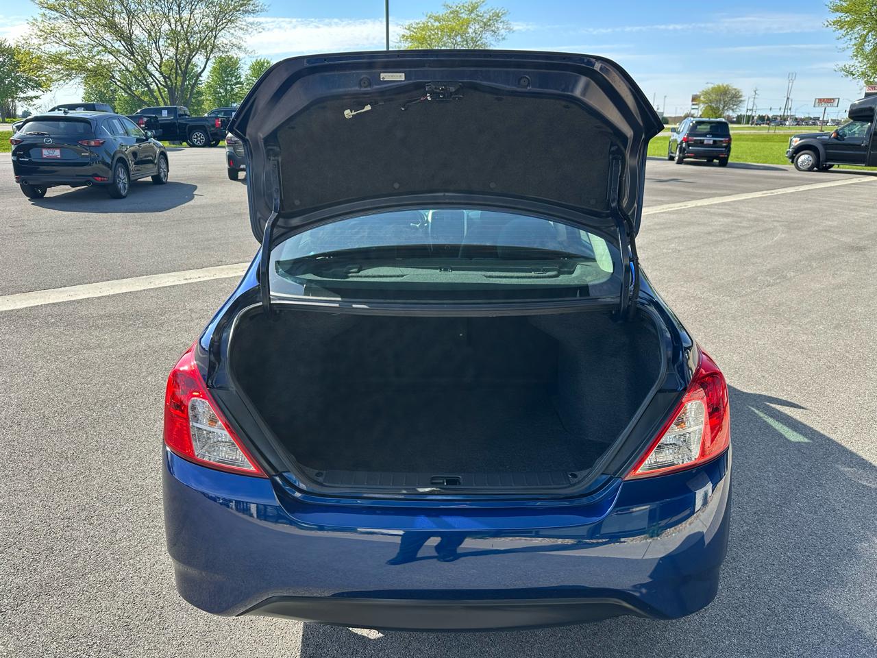 Nissan Versa SV 2019