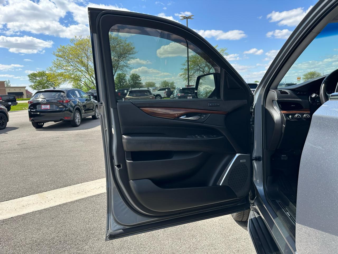 Cadillac Escalade Luxury 4WD 2019