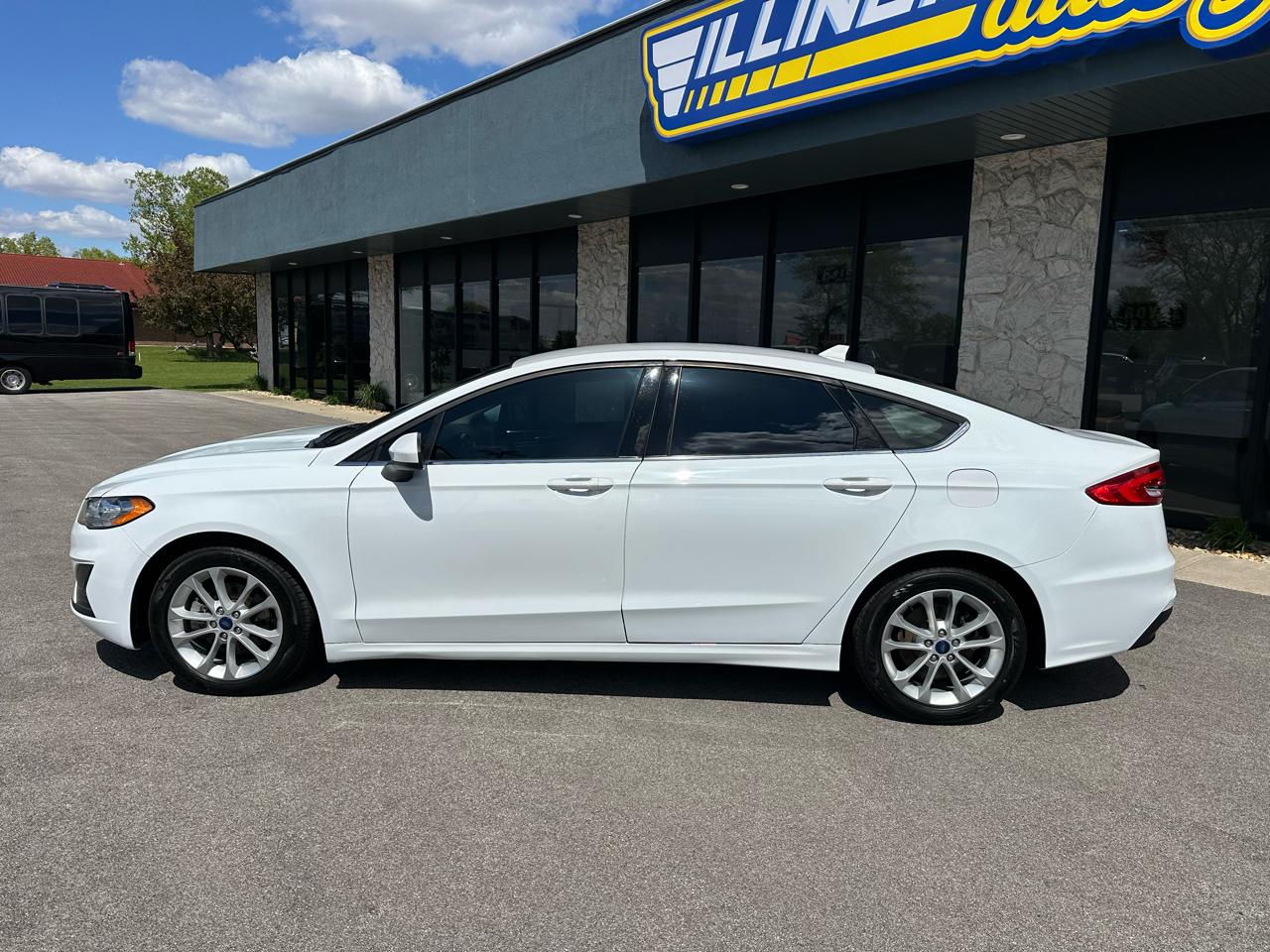 Ford Fusion Hybrid SE 2020