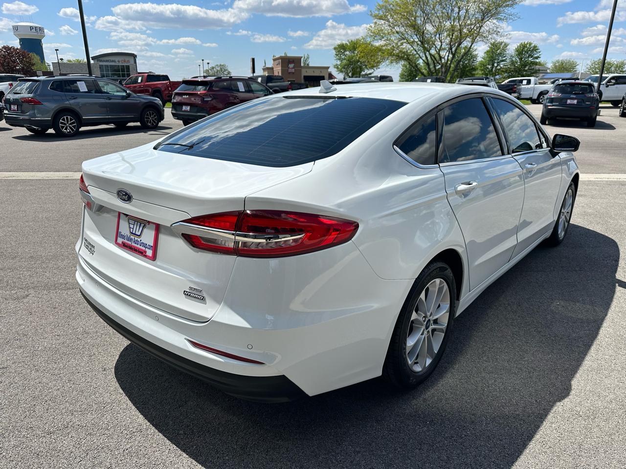 Ford Fusion Hybrid SE 2020