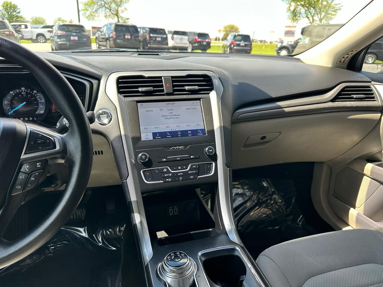 Ford Fusion Hybrid SE 2020