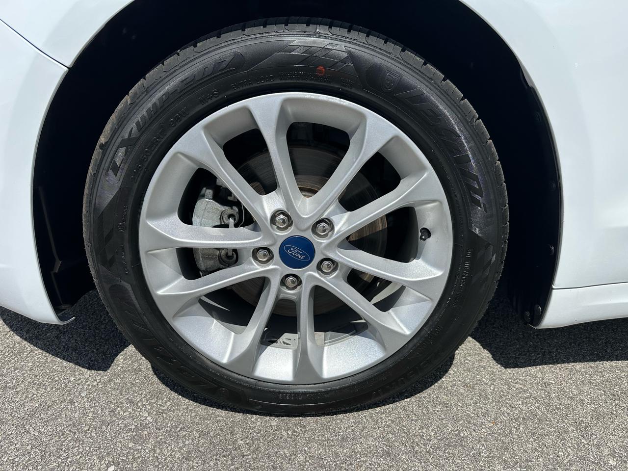 Ford Fusion Hybrid SE 2020