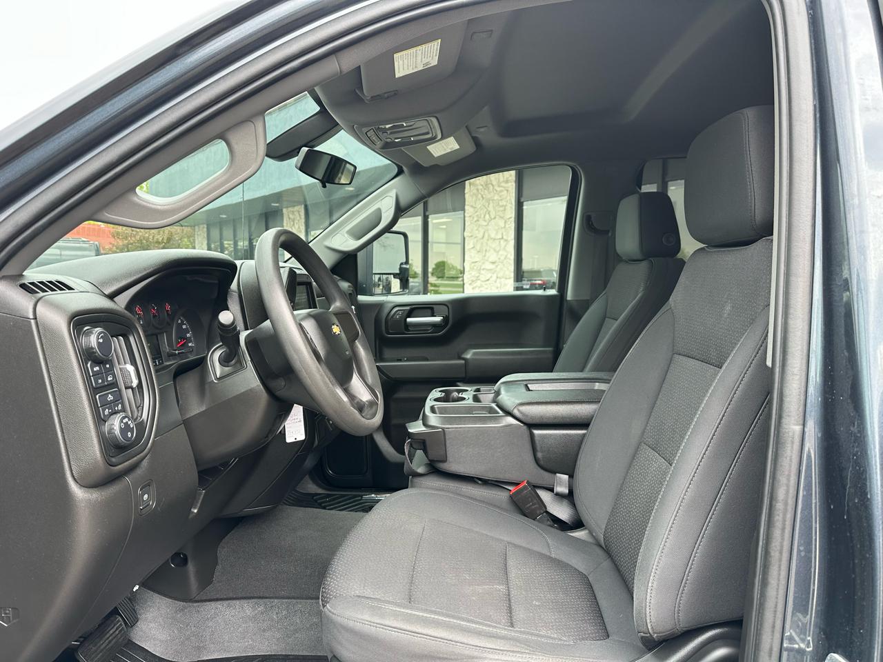 Chevrolet Silverado 1500 Custom Crew Cab Short Box 4WD 2021