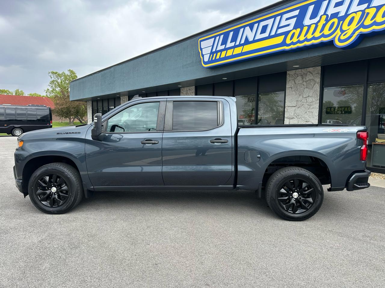 Chevrolet Silverado 1500 Custom Crew Cab Short Box 4WD 2021
