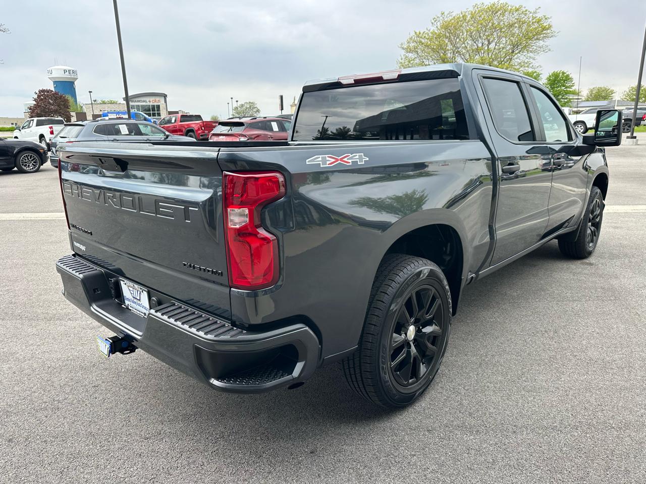 Chevrolet Silverado 1500 Custom Crew Cab Short Box 4WD 2021