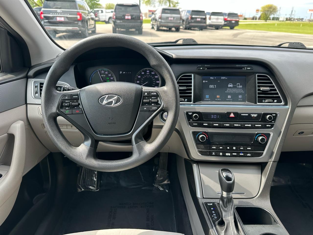 Hyundai Sonata Hybrid SE 2017