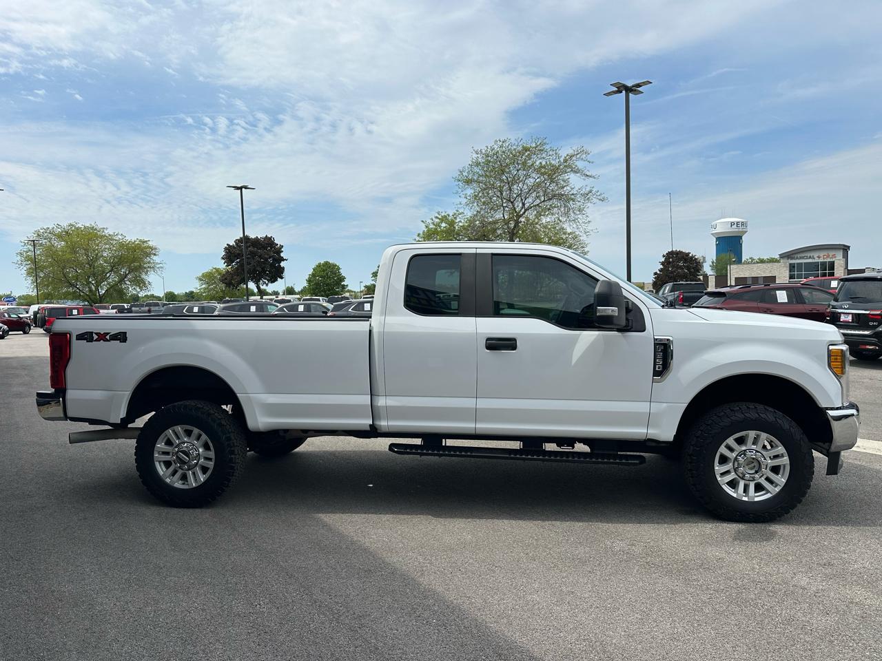 Ford F-250 SD XL SuperCab 4WD 2017