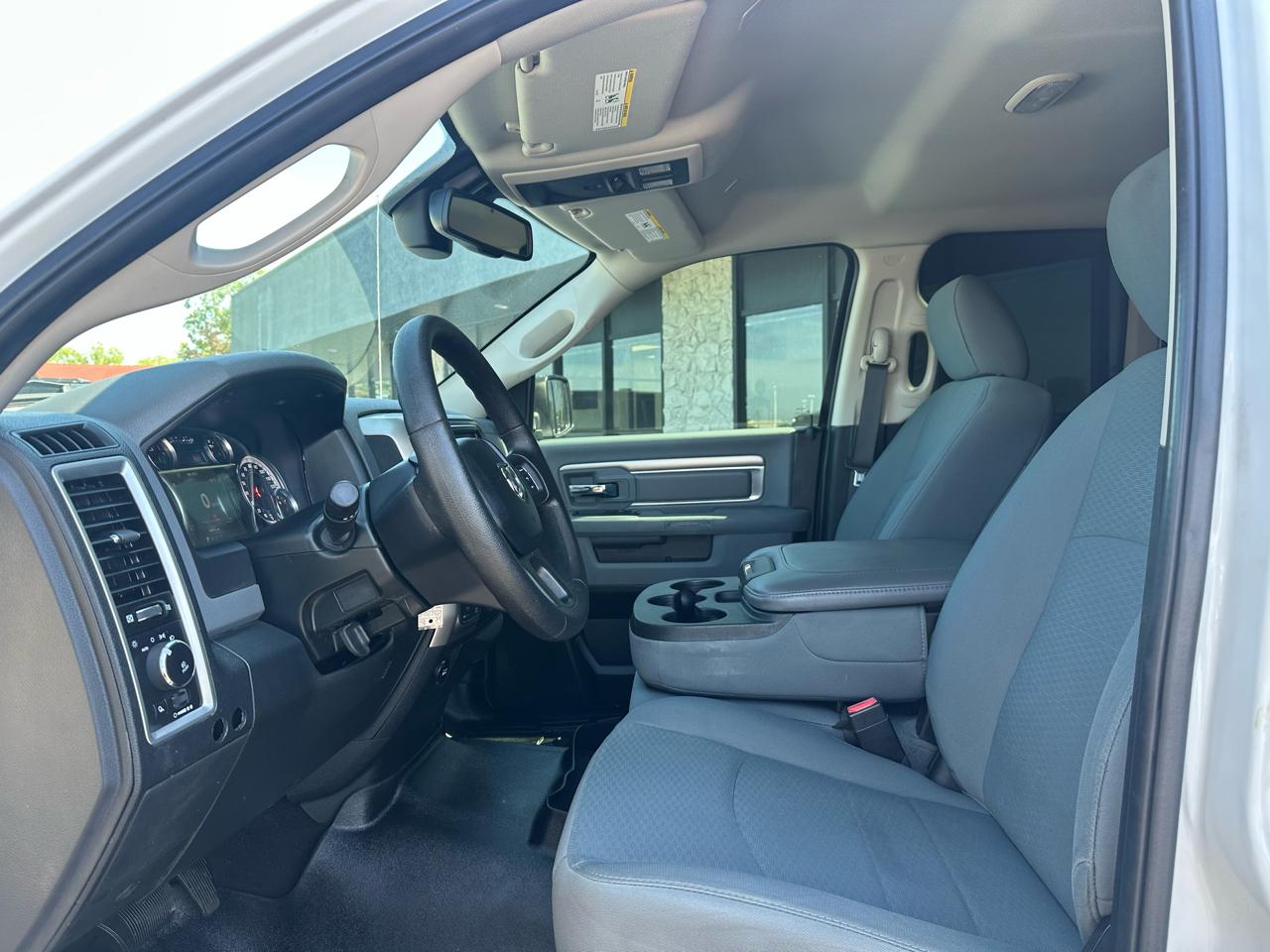 RAM 1500 Outdoorsman 4x4 Crew Cab 5'7" Box 2017