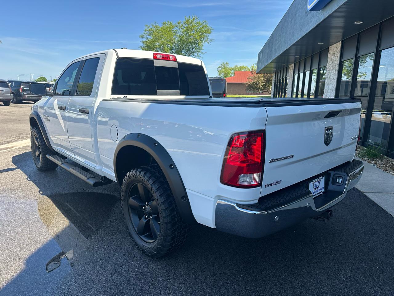 RAM 1500 Outdoorsman 4x4 Crew Cab 5'7" Box 2017