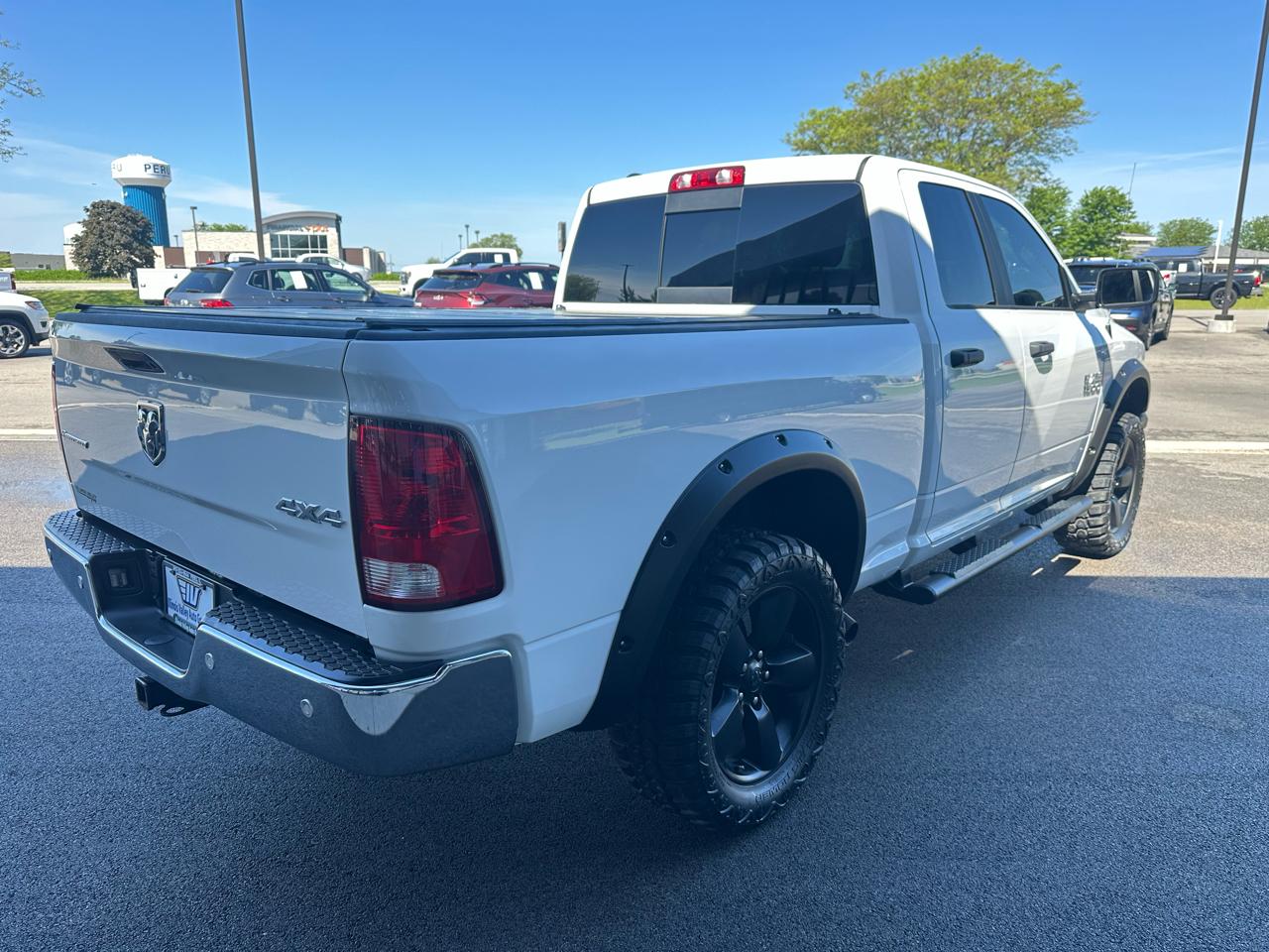 RAM 1500 Outdoorsman 4x4 Crew Cab 5'7" Box 2017