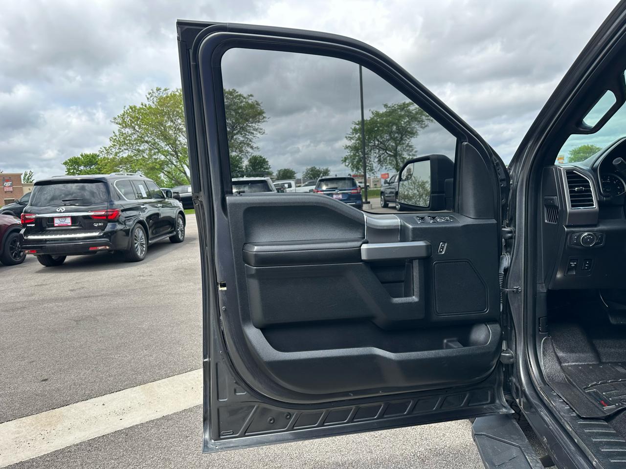 Ford F-150 XLT SuperCrew 4WD 2016