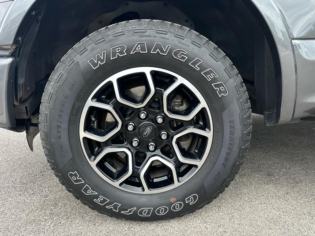Ford F-150 XLT SuperCrew 4WD 2016
