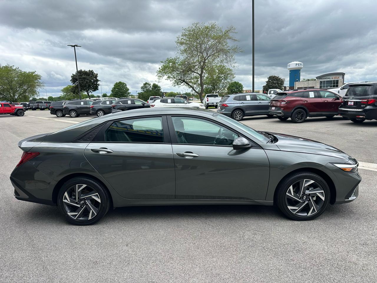 Hyundai Elantra Hybrid  2025