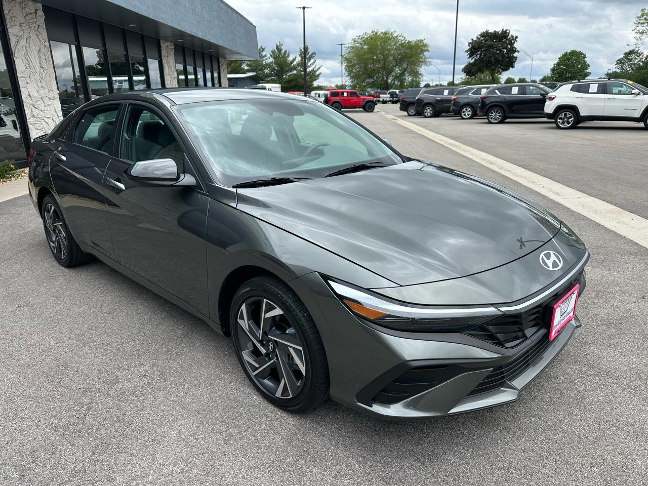 Hyundai Elantra Hybrid  2025