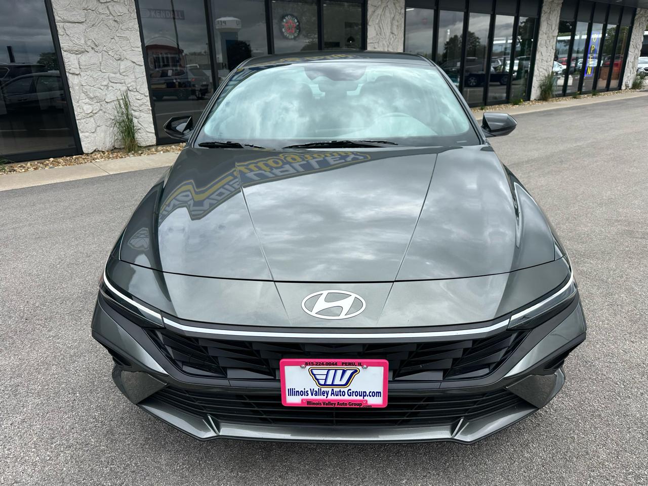 Hyundai Elantra Hybrid  2025
