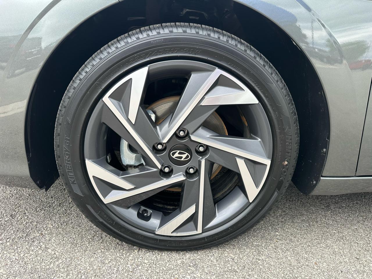 Hyundai Elantra Hybrid  2025