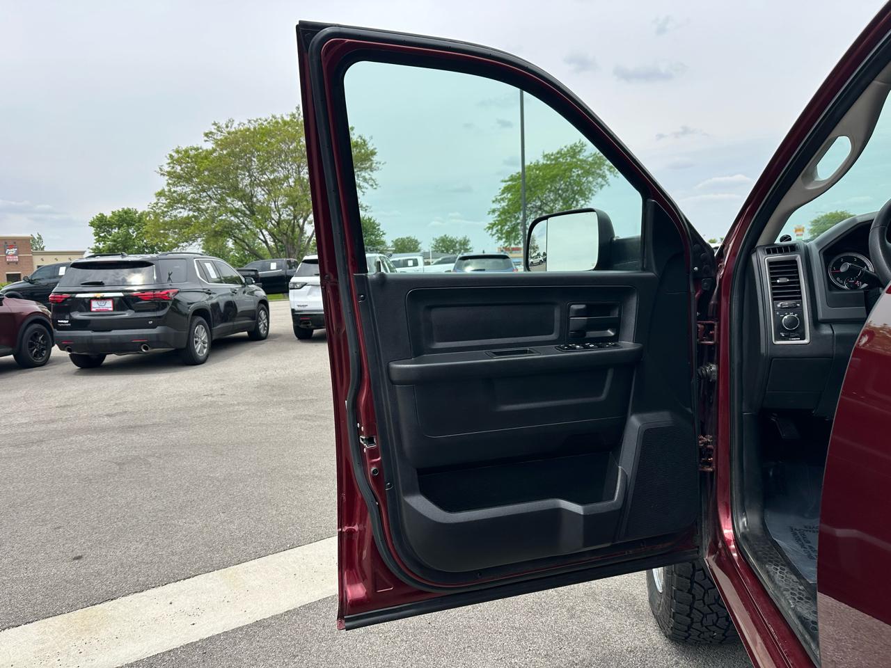 RAM 2500 Tradesman Crew Cab SWB 4WD 2016