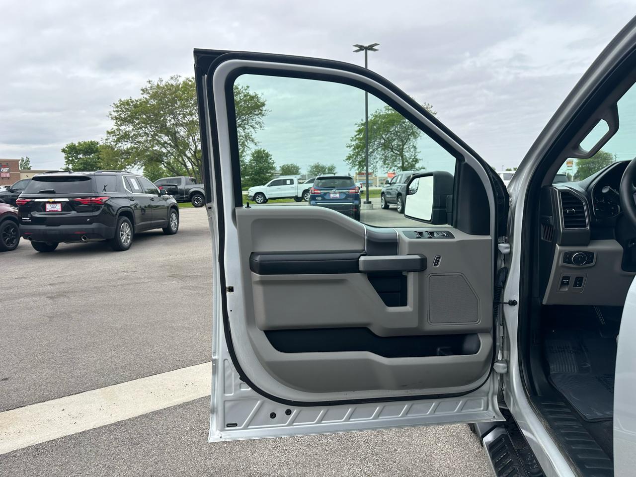 Ford F-150 XLT SuperCrew 4WD 2018