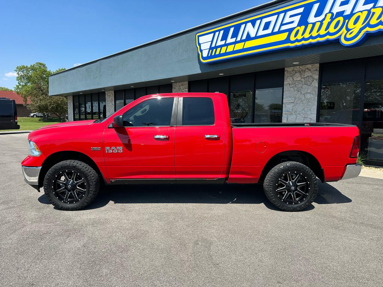 RAM 1500 SLT Quad Cab 4WD 2016