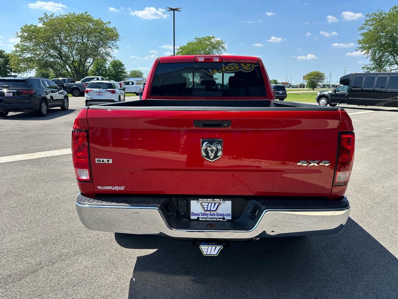 RAM 1500 SLT Quad Cab 4WD 2016