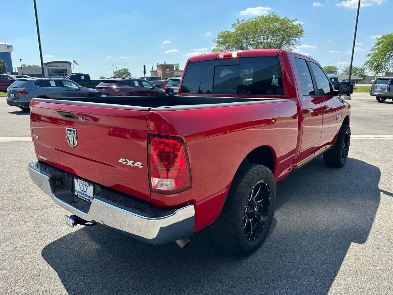 RAM 1500 SLT Quad Cab 4WD 2016