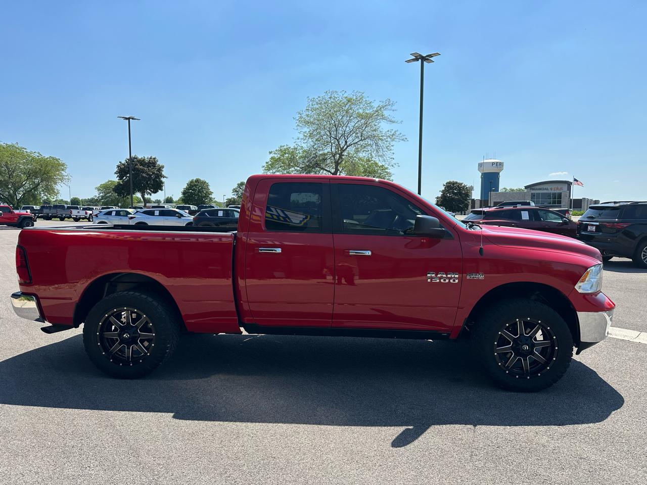 RAM 1500 SLT Quad Cab 4WD 2016
