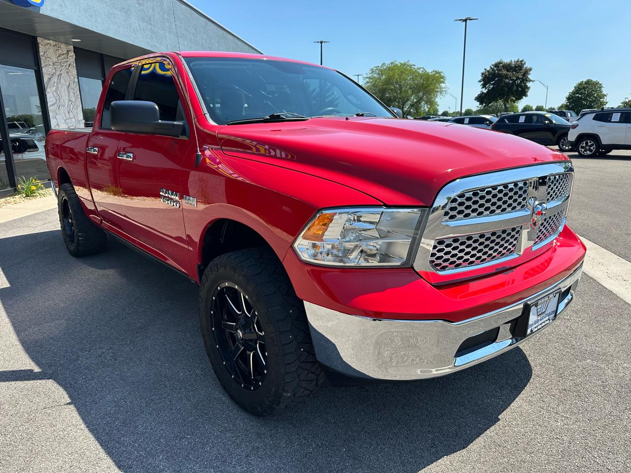 RAM 1500 SLT Quad Cab 4WD 2016